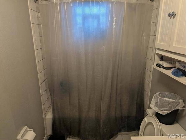 2605 Angela DR, Granite City, IL 62040