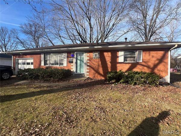 2605 Angela DR, Granite City, IL 62040