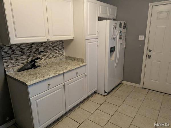 2605 Angela DR, Granite City, IL 62040