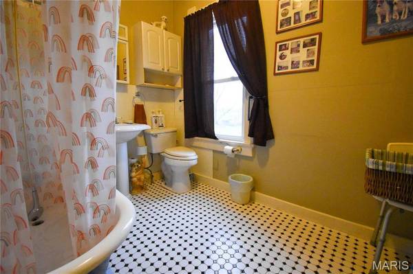 200 W Garrison ST, Gillespie, IL 62033