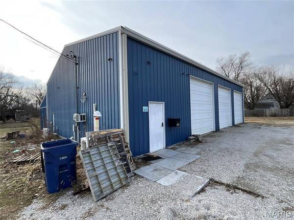 406 E 2nd North ST, Mount Olive, IL 62069