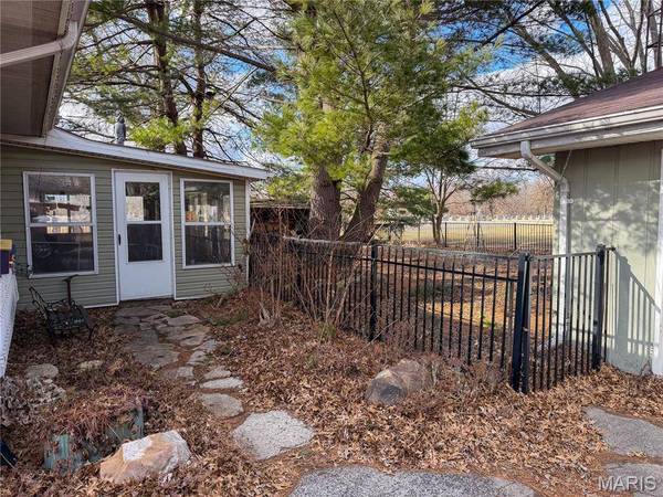 109 Maple ST, Benld, IL 62009