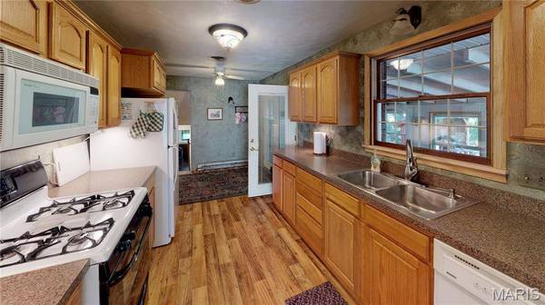 109 Maple ST, Benld, IL 62009