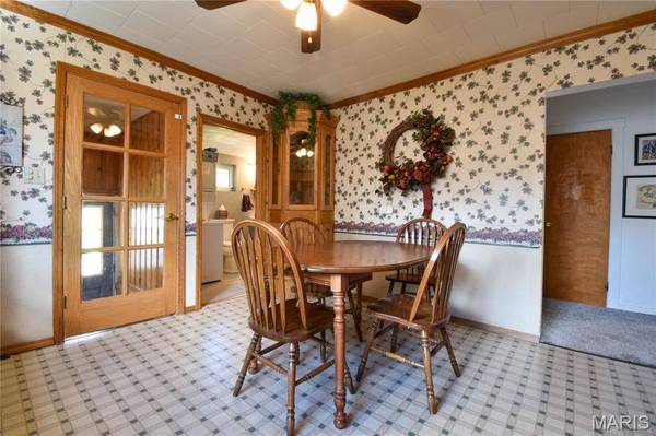 719 Bunker Hill RD, Staunton, IL 62088