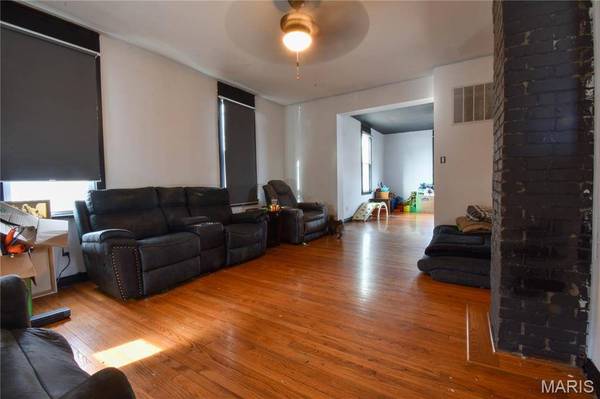 500 W 1st South ST, Mount Olive, IL 62069