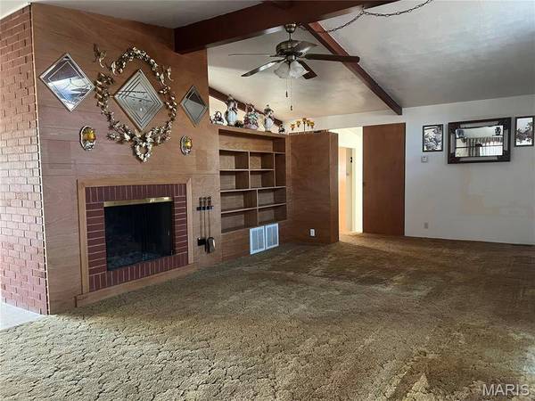 905 Dean ST, Wilsonville, IL 62093
