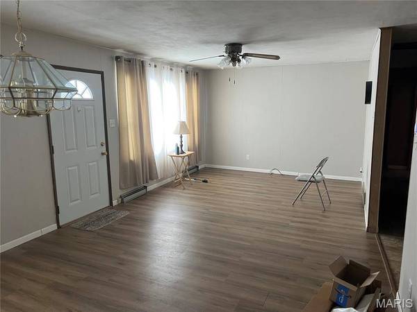 818 S Franklin ST, Litchfield, IL 62056