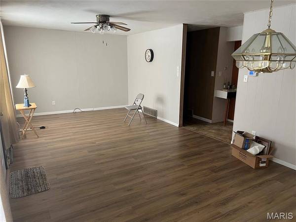 818 S Franklin ST, Litchfield, IL 62056