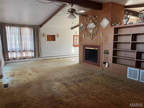 905 Dean ST, Wilsonville, IL 62093