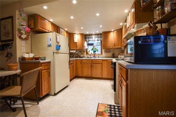 506 Garfield ST, Mount Olive, IL 62069