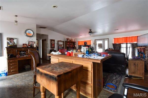 21023 Old Route 66, Mount Olive, IL 62069