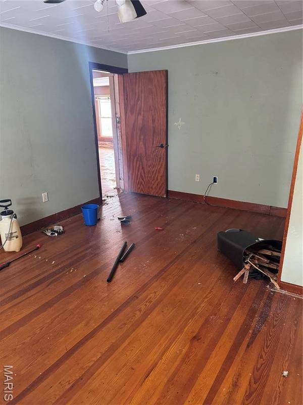 1010 E Olive ST, Staunton, IL 62088