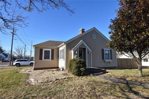 307 South ST, Gillespie, IL 62033