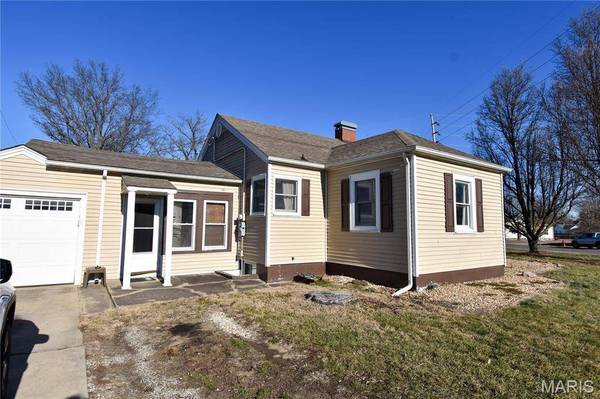 307 South ST, Gillespie, IL 62033