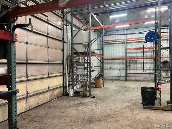 500 E 2nd ST, Mount Olive, IL 62069