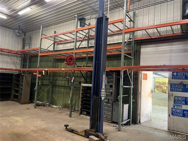 500 E 2nd ST, Mount Olive, IL 62069