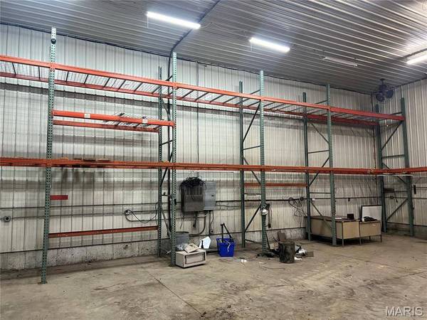 500 E 2nd ST, Mount Olive, IL 62069