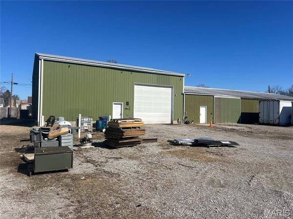 500 E 2nd ST, Mount Olive, IL 62069