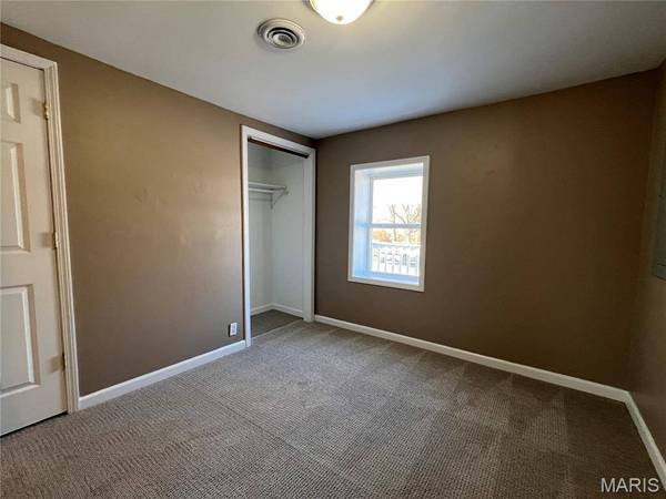 1364 12th ST, Cottage Hills, IL 62018