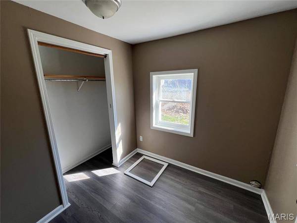 1364 12th ST, Cottage Hills, IL 62018