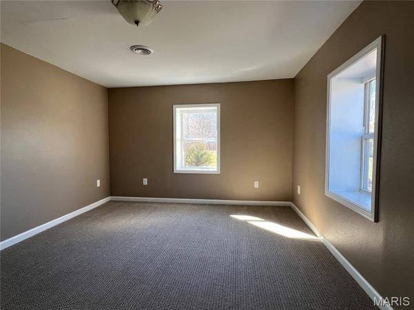 1364 12th ST, Cottage Hills, IL 62018