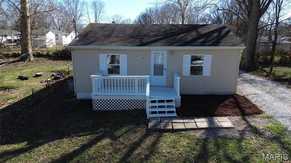 1364 12th ST, Cottage Hills, IL 62018