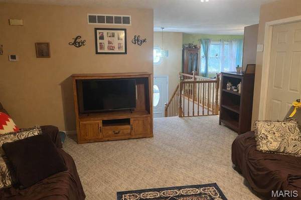 1148 Nassau DR, Edwardsville, IL 62025