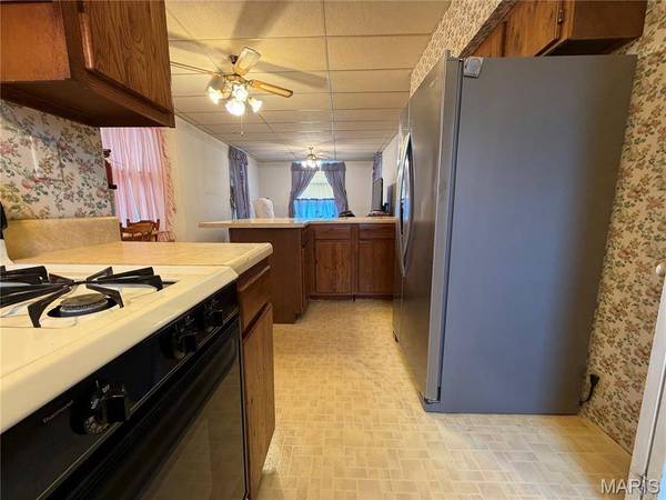 625 Montgomery ST, Staunton, IL 62088