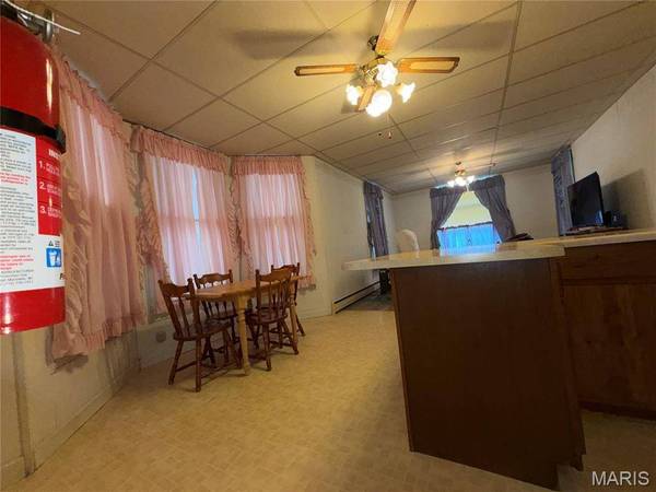 625 Montgomery ST, Staunton, IL 62088