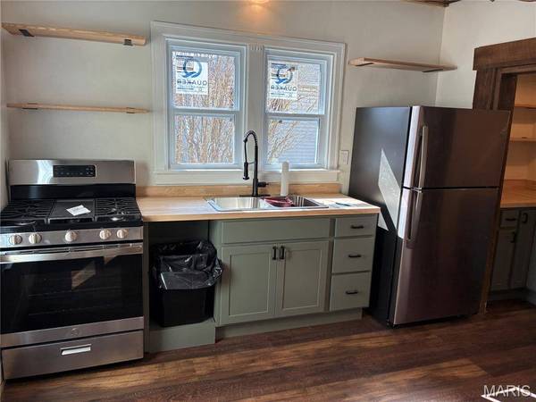 1208 N Madison ST, Litchfield, IL 62056