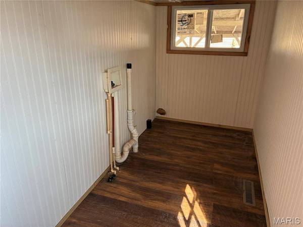 1208 N Madison ST, Litchfield, IL 62056