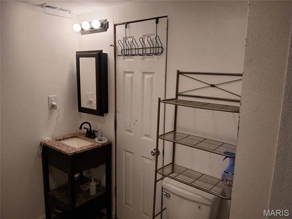 511 S 5th ST, New Douglas, IL 62074