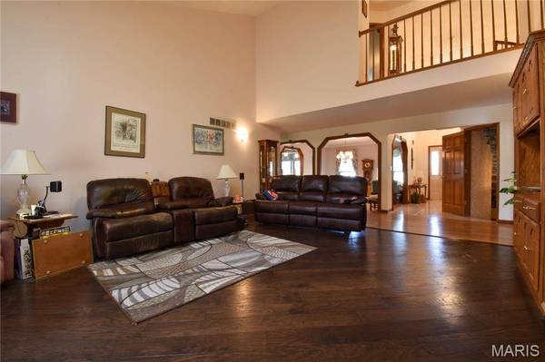 5435 N State Route 159, Edwardsville, IL 62025