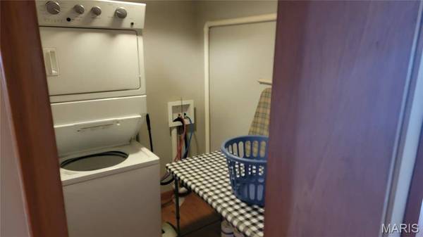 423 Taylor ST, Staunton, IL 62088