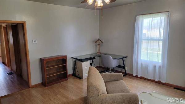 423 Taylor ST, Staunton, IL 62088