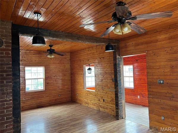 709 1st ST, Gillespie, IL 62033