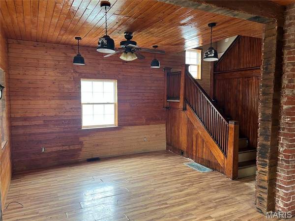 709 1st ST, Gillespie, IL 62033