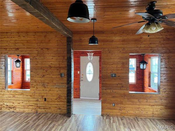 709 1st ST, Gillespie, IL 62033