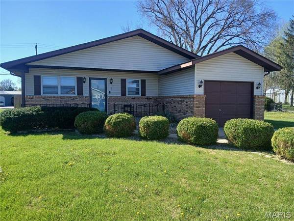9 N Main ST, Moro, IL 62067