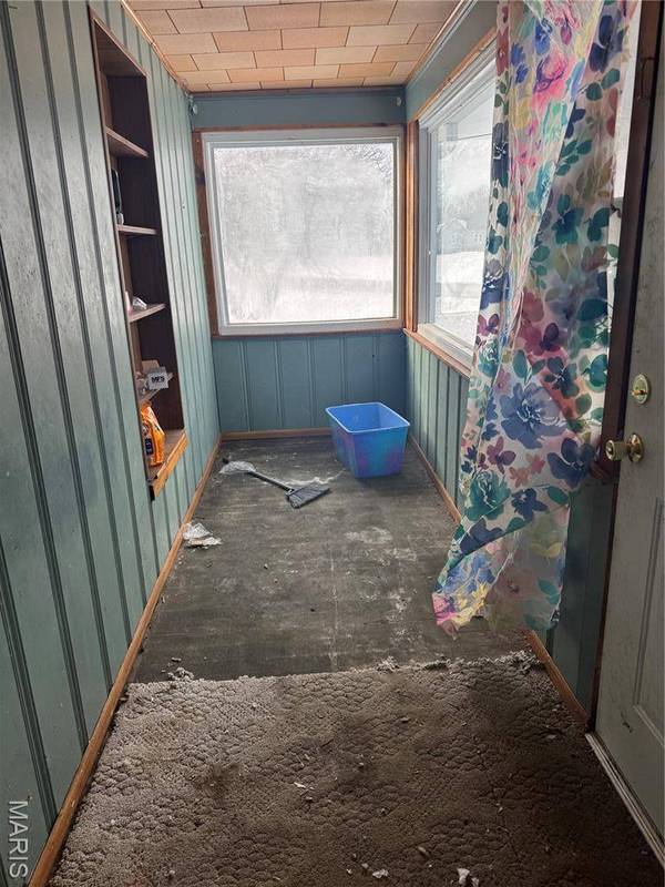 1010 E Olive ST, Staunton, IL 62088