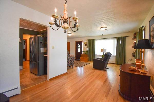 100 N Franklin ST, Bunker Hill, IL 62014