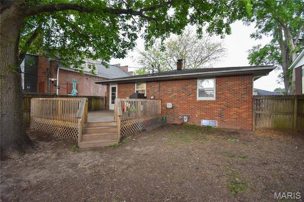 1304 Main ST, Highland, IL 62249