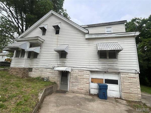 901 Washington AVE, Alton, IL 62002
