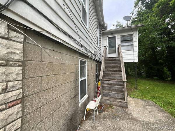 901 Washington AVE, Alton, IL 62002
