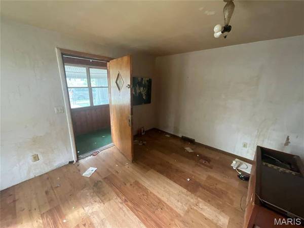 901 Washington AVE, Alton, IL 62002