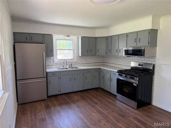 319 W Palmer ST, Litchfield, IL 62056