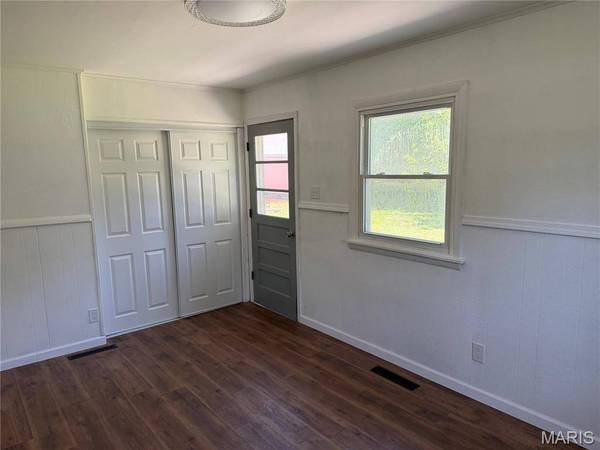 319 W Palmer ST, Litchfield, IL 62056