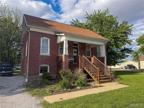 303 W 1st South ST, Mount Olive, IL 62069