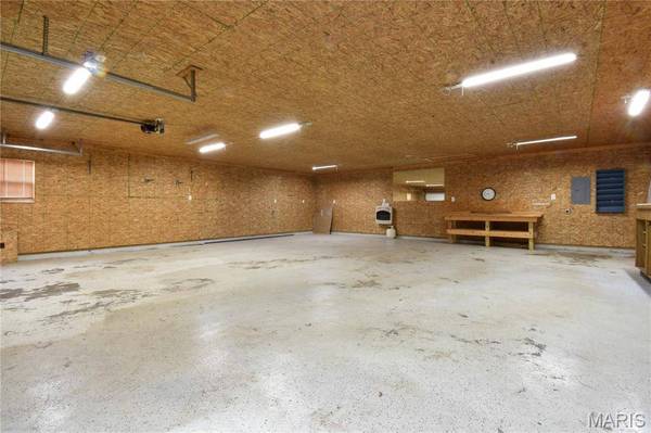 2210 Frey AVE, Hillsboro, IL 62049