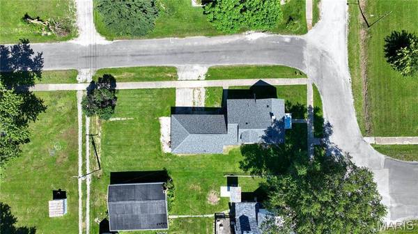 311 E 1st North ST, Mount Olive, IL 62069